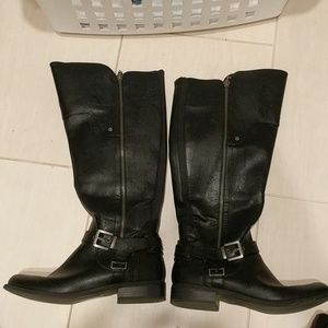 Guess calf boots w/ buckles.